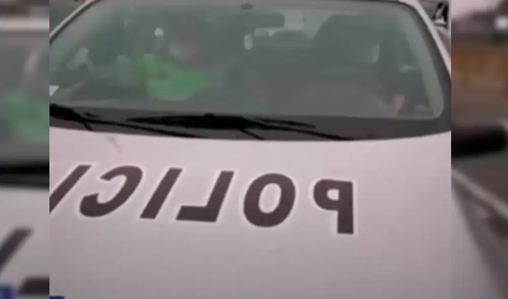 Vehículo de la Policía invadió la pista exclusiva para ciclistas. Foto: Captura Canal N.