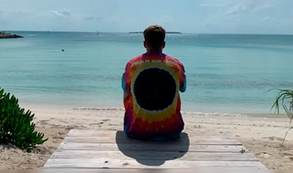 Justin Bieber causa polémica con fotografía desnudo [VIDEO]