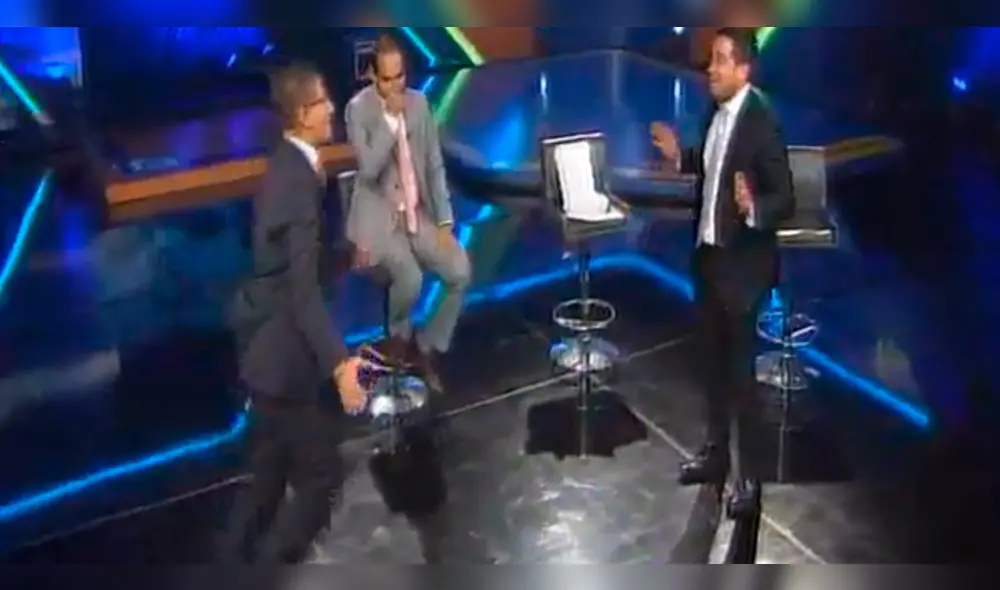 YouTube: Erick Osores y Óscar del Portal recrean penal de forma insólita [VIDEO]