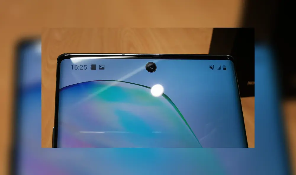 El Samsung Galaxy Note 10+ tiene una cámara frontal de 10 megapíxeles. Foto: Juan José López. El Samsung Galaxy Note 10+ tiene una cámara frontal de 10 megapíxeles. Foto: Juan José López.