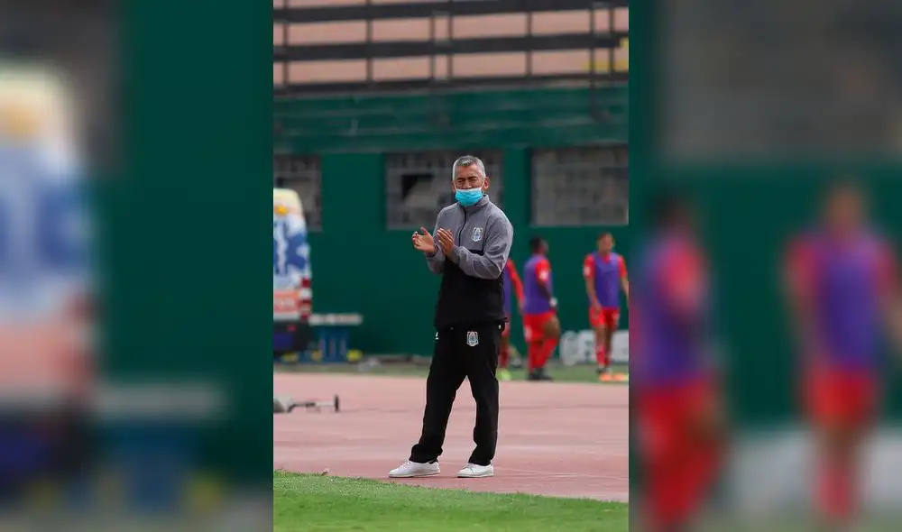 A Luis Flores no lo presentaron oficialmente pero se apareció para dirigir a Binacional (Foto: Liga 1)