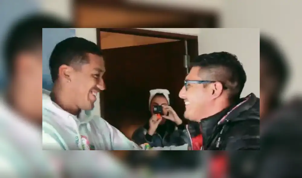 Renato Tapia hizo un gran regalo sorpresa a algunos seguidores de la selección peruana. Renato Tapia hizo un gran regalo sorpresa a algunos seguidores de la selección peruana.
