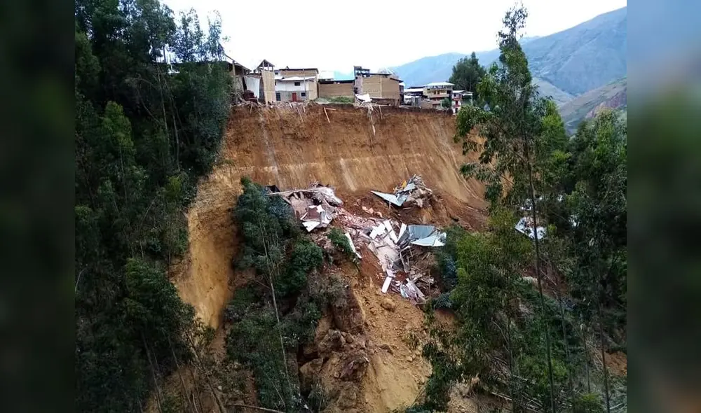 La inestabilidad del terreno provocó el derrumbe de las viviendas.