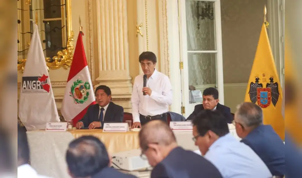 Asamblea de gobernadores es presidida por el presidente regional del Cusco, Jean Paul Benavente Asamblea de gobernadores es presidida por el presidente regional del Cusco, Jean Paul Benavente