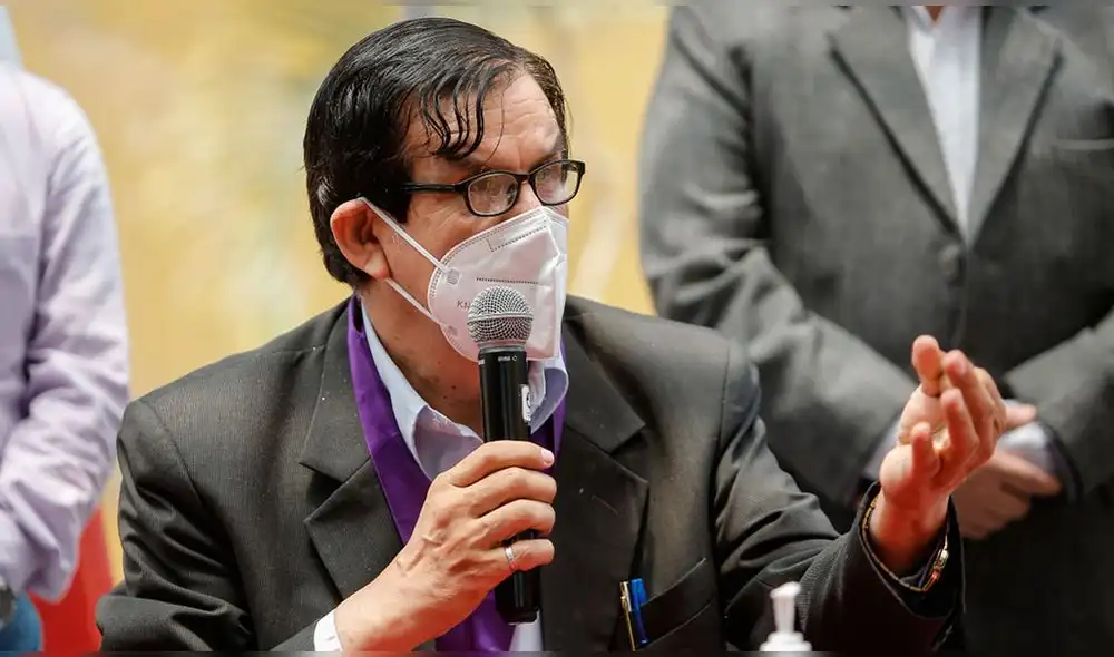 Médicos se encuentran vigilando la salud del galeno. Foto: Antonio Melgarejo / La República Médicos se encuentran vigilando la salud del galeno. Foto: Antonio Melgarejo / La República