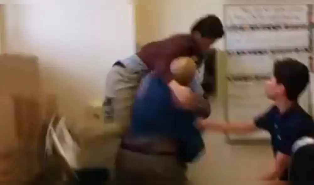 Facebook: Graban preciso momento en que maestro arroja al piso a su alumno [VIDEO]