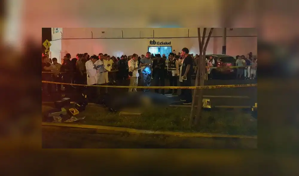 Antes de la balacera, los cómplices de los delincuentes en moto habrían estado siguiendo a los ocupantes de la camioneta. (Foto: Joel Robles / La República) Antes de la balacera, los cómplices de los delincuentes en moto habrían estado siguiendo a los ocupantes de la camioneta. (Foto: Joel Robles / La República)