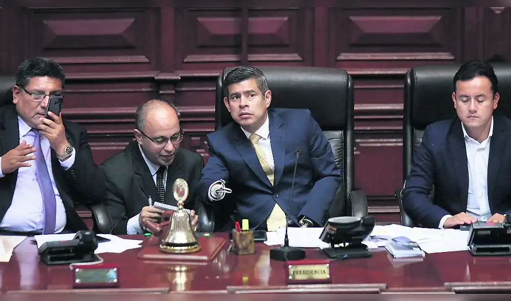 El Congreso es el único ente público que elige a su contralor El Congreso es el único ente público que elige a su contralor