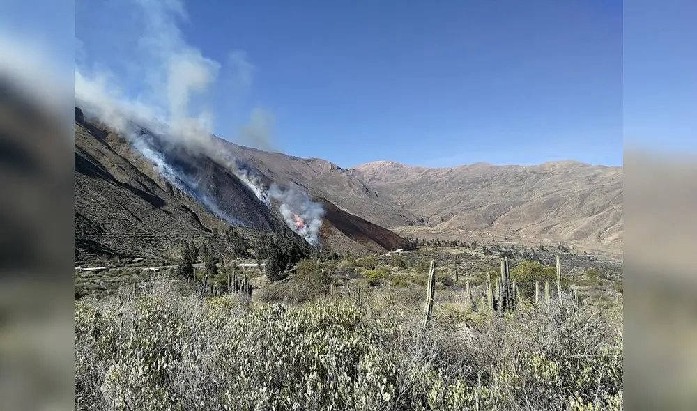 Arequipa: Incendio en Castilla se dividió en tres partes [FOTOS]