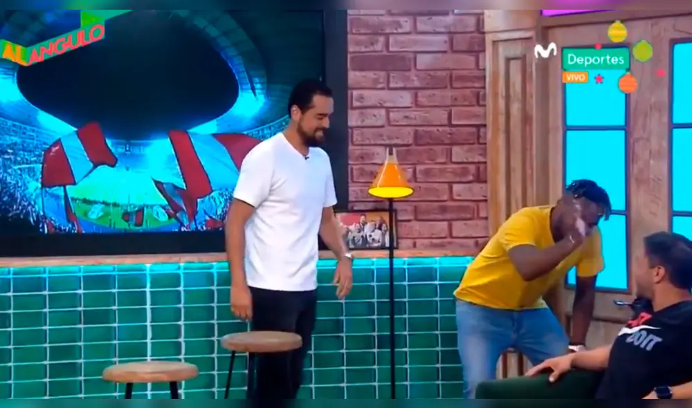 Jefferson Farfán recreó escena de cuando le limpiaba el carro a Waldir Sáenz.