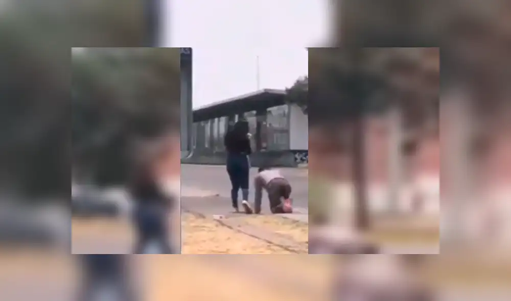 Youtube viral: Joven le es infiel a su novia y gatea por la calle para que lo perdone [VIDEO]