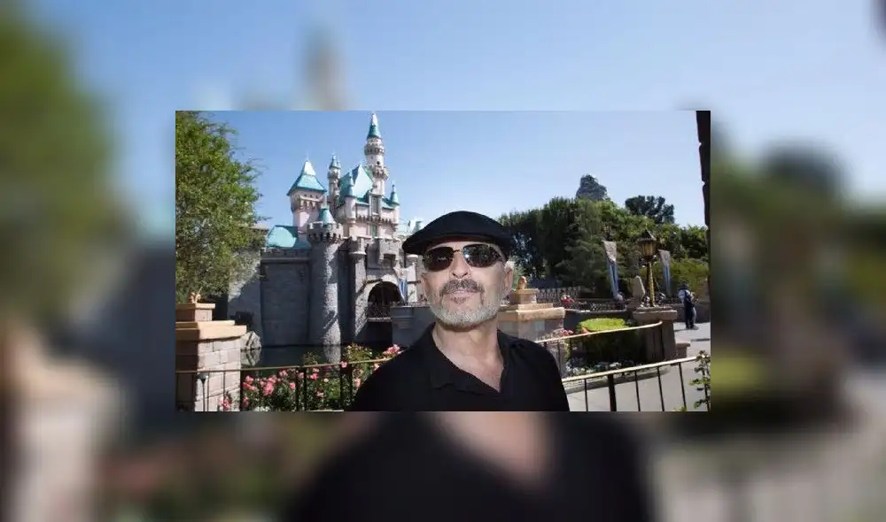 Miguel Bosé visita Disneyland