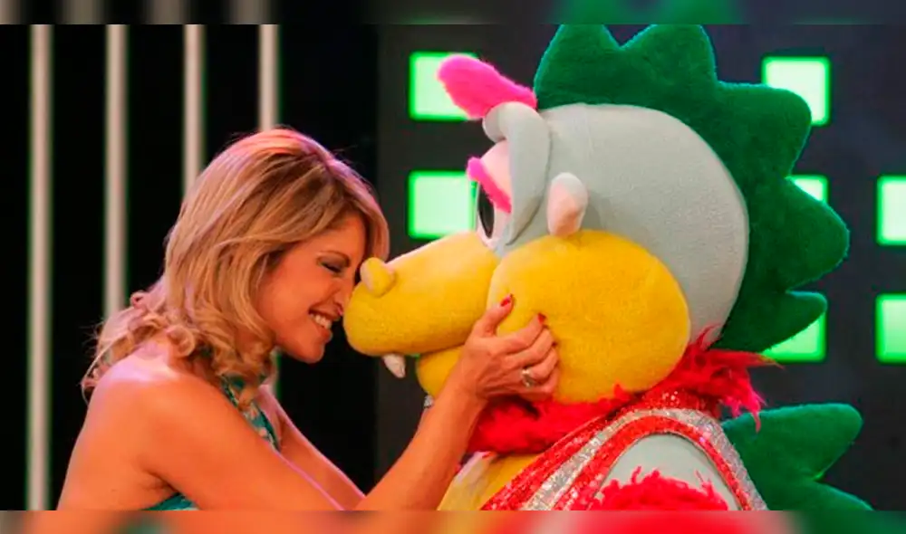 Karina Rivera deslumbra en la celebración de sus 50 años [FOTOS]