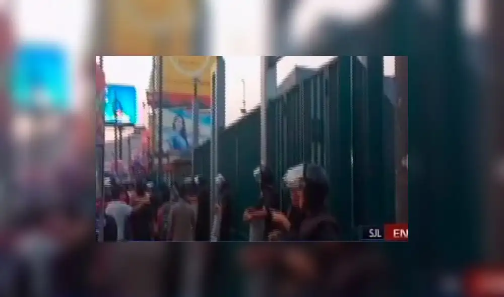 SJL: Policía resguarda supermercado ante supuesto saqueo | VIDEO SJL: Policía resguarda supermercado ante supuesto saqueo | VIDEO