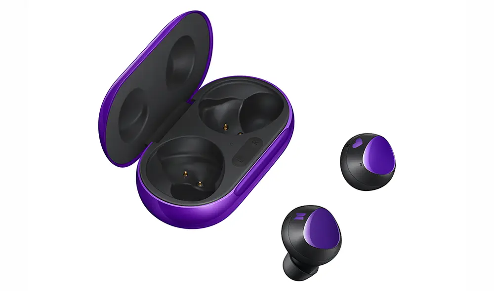 Los Galaxy Buds+ con su cargador portátil. | Foto: Samsung