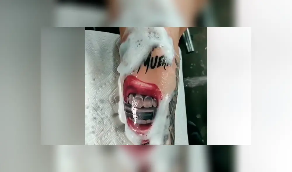 El video viral de Facebook muestra el tatuaje que se hizo una joven alusivo al cantante reggaetonero Anuel AA.