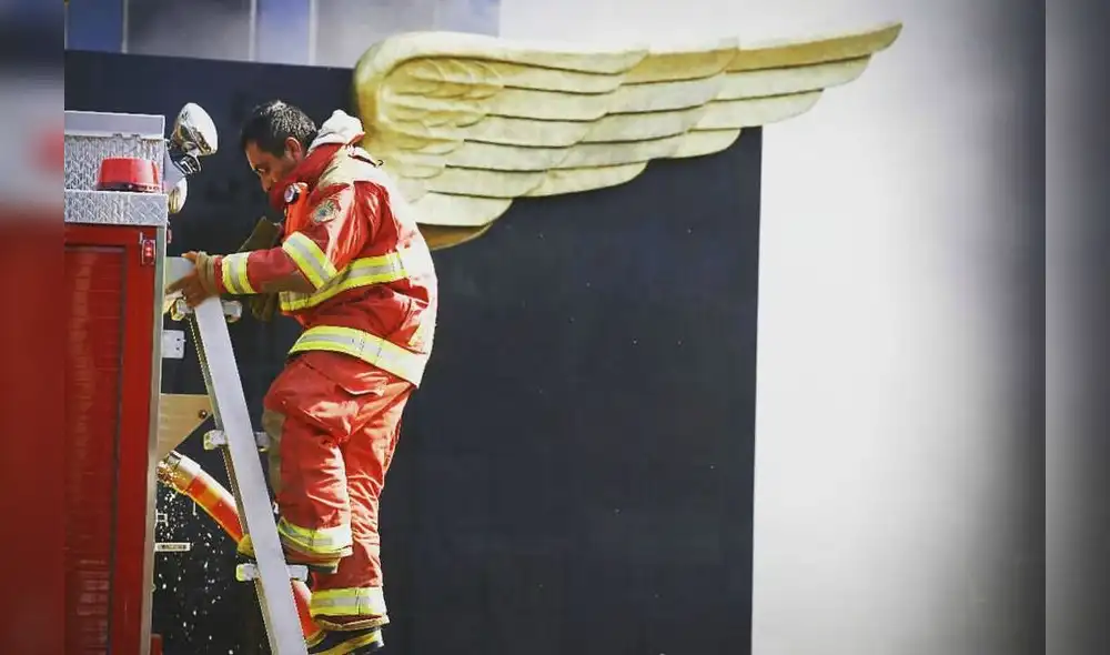 Carlos Schmitt, el “bombero con alas” de la foto que se volvió viral