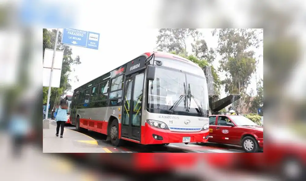 Chofer del corredor rojo intentó atropellar a inspector en la Javier Prado [VIDEO]