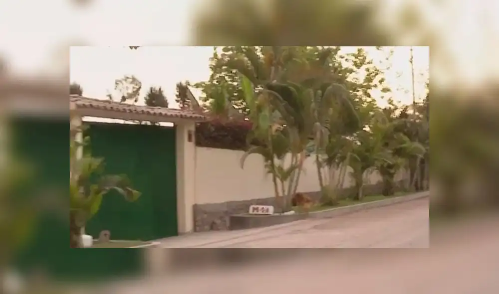 Familia cree que los ladrones se equivocaron de domicilio, pues aseguran que no contaban con la caja fuerte que al parecer buscaban. (Foto: Captura de video / Latina Noticias) Familia cree que los ladrones se equivocaron de domicilio, pues aseguran que no contaban con la caja fuerte que al parecer buscaban. (Foto: Captura de video / Latina Noticias)