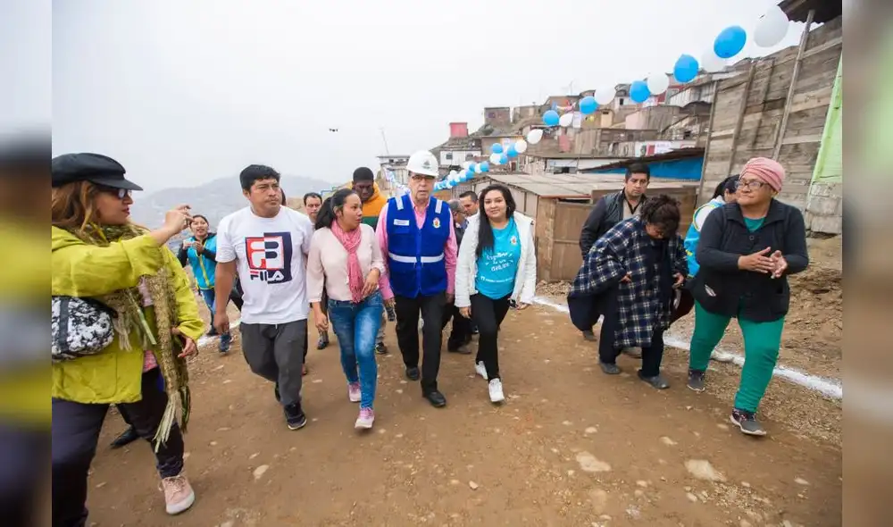 Inician trabajos para mejorar calles  de  34 asentamientos humanos  de Ventanilla y Mi Perú.