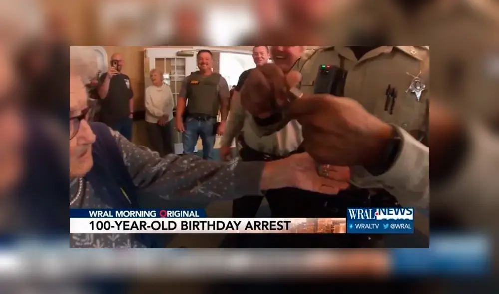 Mujer de 100 años realiza sueño de ir a la cárcel por su cumpleaños [FOTOS]