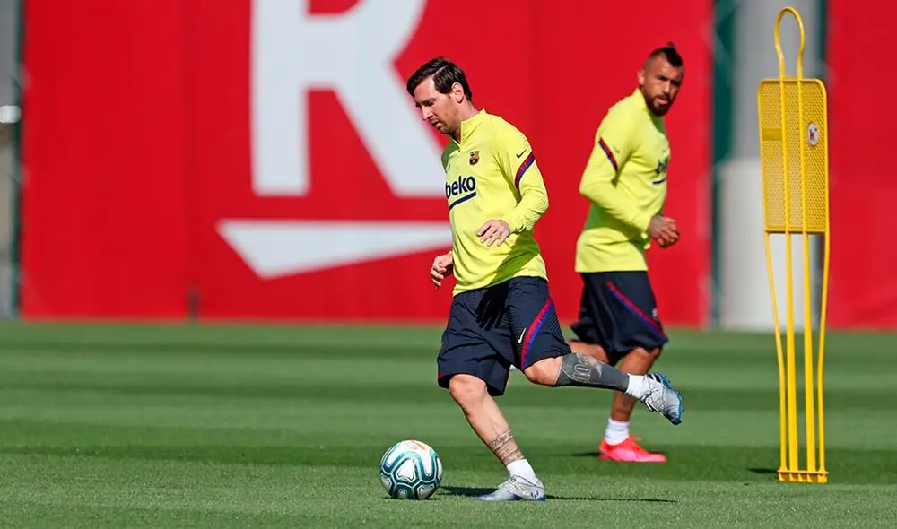 Lionel Messi participó de una práctica reducida junto a otros nueve jugadores del FC Barcelona. (FOTO: AFP).