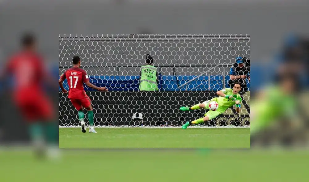 Claudio Bravo se vistió de héroe: atajó tres penales y llevó a Chile a la final [VIDEO]