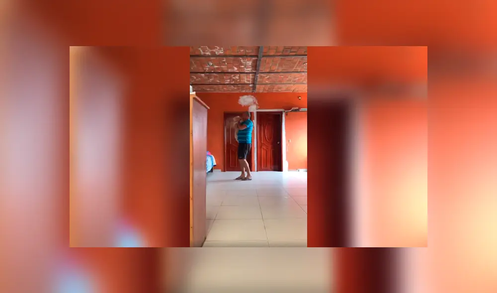 Desliza a la izquierda para conocer la escena que ha conmovido a los usuarios de Facebook. Foto: Captura. Desliza a la izquierda para conocer la escena que ha conmovido a los usuarios de Facebook. Foto: Captura.