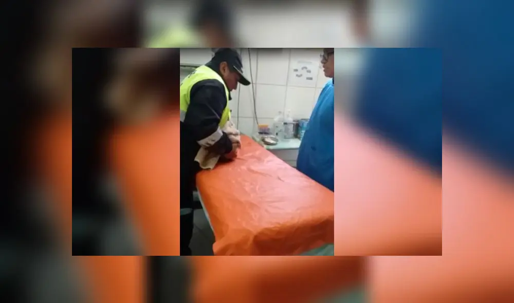 Serenos de Ate ayudaron en el traslado del bebé al área de emergencias del hospital de Vitarte. (Foto: Captura de video)