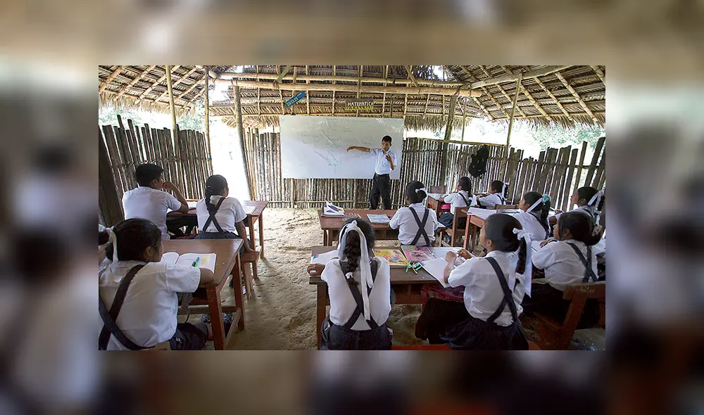 En 16 mil colegios rurales enseñan ‘docentes’ que solo tienen secundaria completa En 16 mil colegios rurales enseñan ‘docentes’ que solo tienen secundaria completa