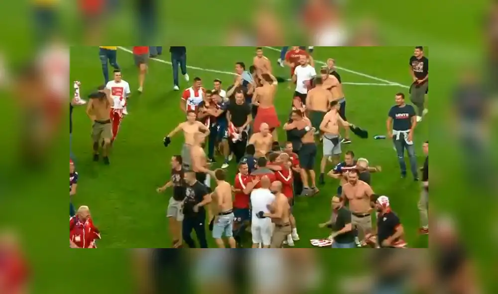 Champions League: hinchas invaden campo para festejar clasificación a zona de grupos [VIDEO]
