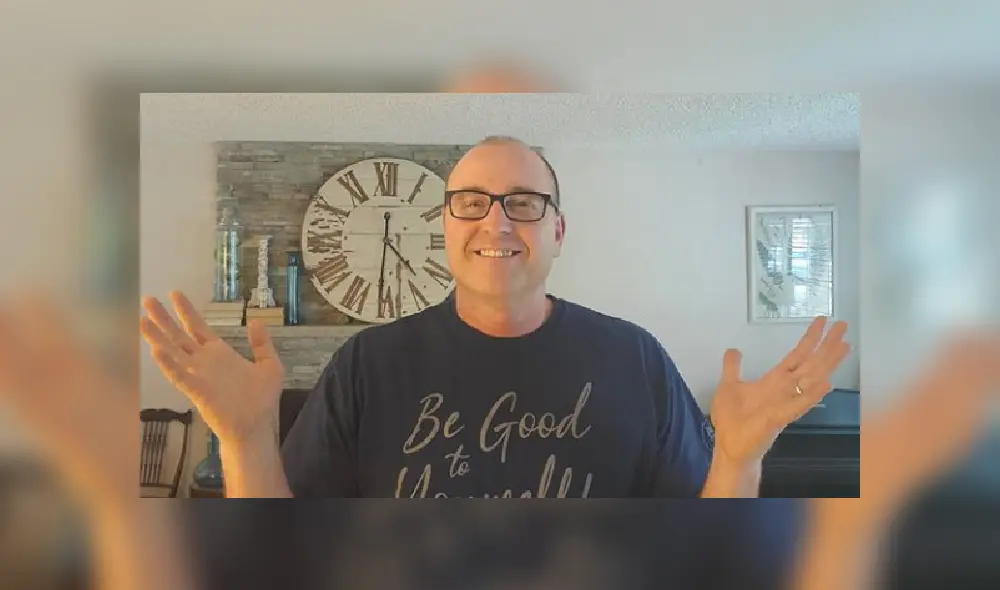 Desliza las imágenes para conocer más sobre este hombre que se ha vuelto viral en YouTube. Desliza las imágenes para conocer más sobre este hombre que se ha vuelto viral en YouTube.