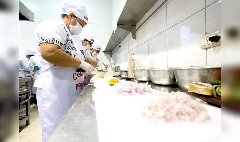 Comedores populares solo podrán despachar los alimentos, no atenderán en locales. Foto: Midis.