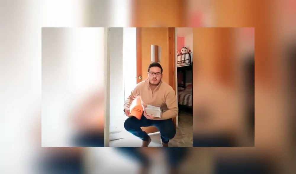 Desliza las imágenes hacia la izquierda para apreciar el emotivo homenaje de un joven a su perro. Desliza las imágenes hacia la izquierda para apreciar el emotivo homenaje de un joven a su perro.