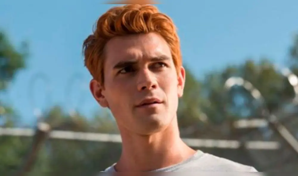 KJ Apa sorprendió con peculiar saludo de cumpleaños a Ellen DeGeneres KJ Apa sorprendió con peculiar saludo de cumpleaños a Ellen DeGeneres