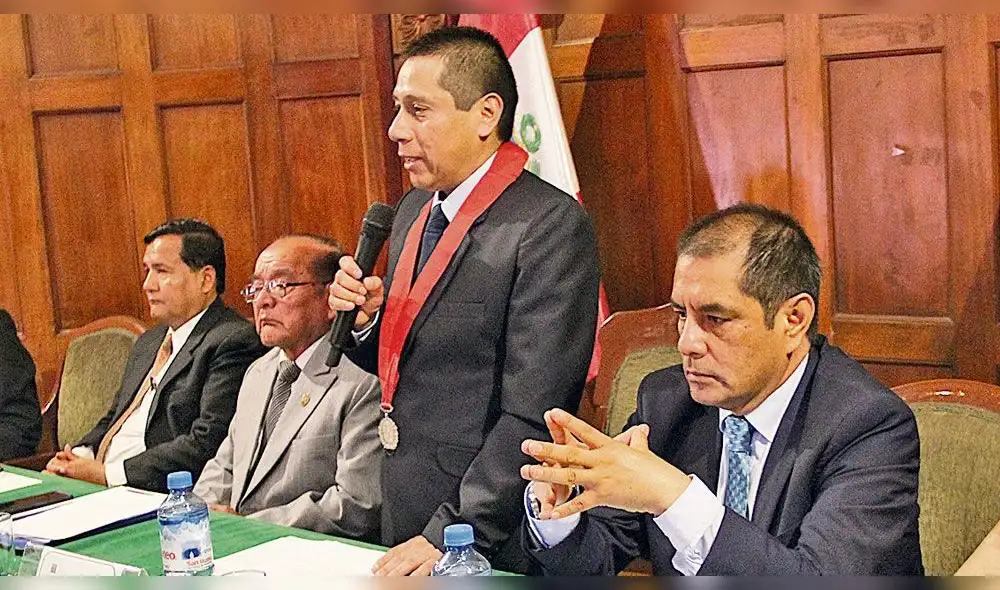 Exámenes de ingreso para futuros abogados deben considerar parámetros éticos