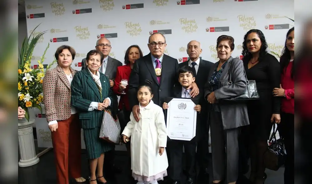 Por su trayectoria, Idel Vexler recibe el grado de Amauta Por su trayectoria, Idel Vexler recibe el grado de Amauta