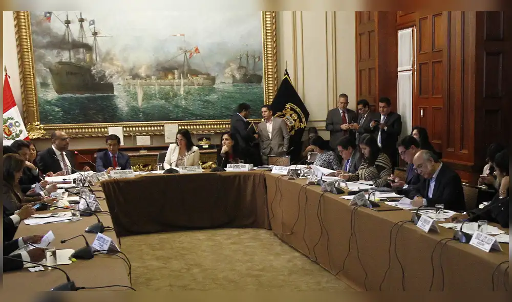 Congresista Rosas llama “promotor de la ideología de género” al ministro de Educación [VIDEO]