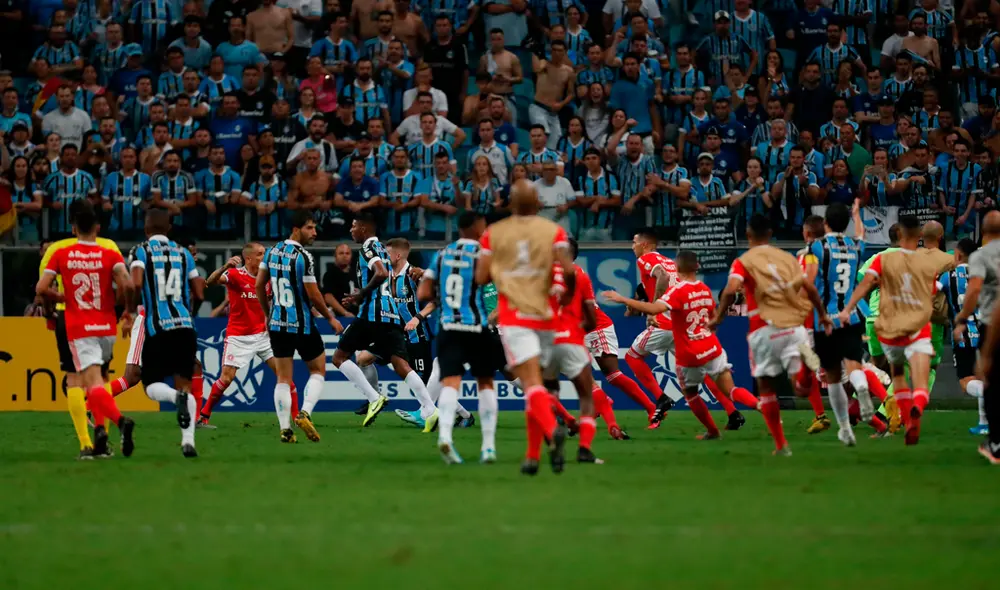 Gremio e Internacional empataron 0-0 en partido que terminó con ocho expulsiones correspondiente a la fecha 2 del Grupo E por la Copa Libertadores 2020.