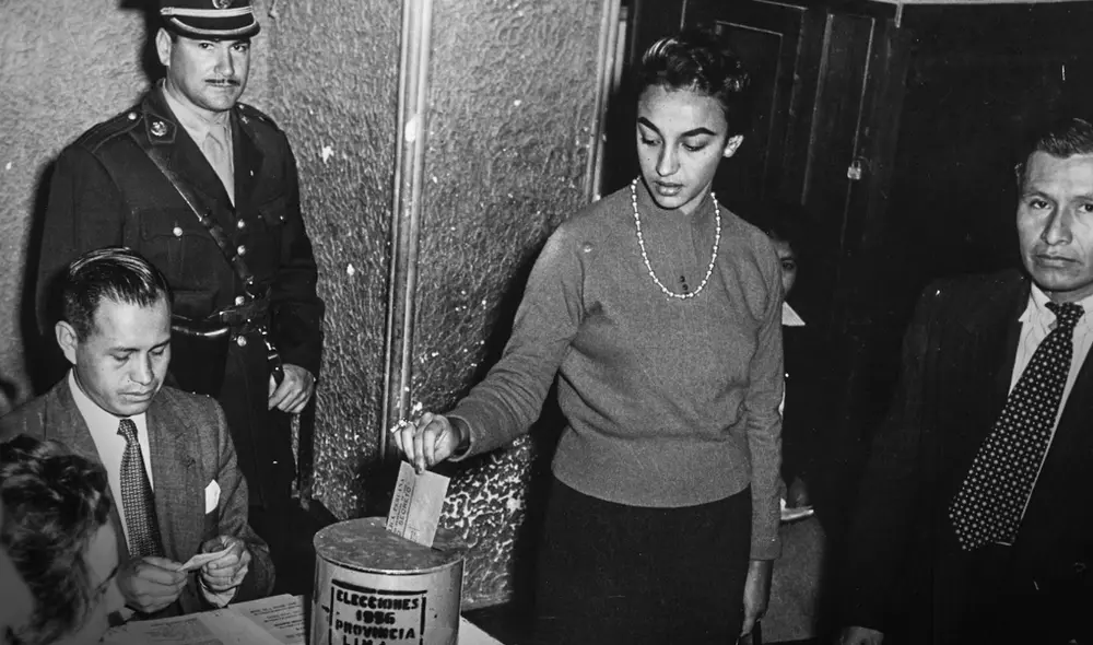 Elecciones de 1956. Voto femenino en el Perú. Foto: Andina
