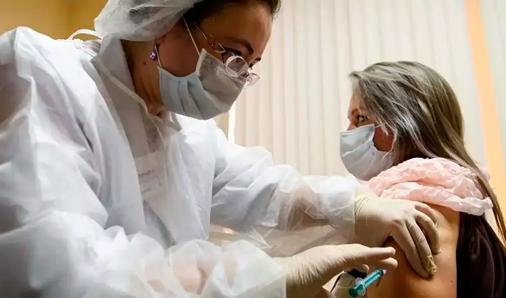 Rusia registró en las últimas 24 horas 27 927 casos de coronavirus, más de 10 000 de ellos en Moscú y en la segunda ciudad del país, San Petersburgo. Foto: AFP Rusia registró en las últimas 24 horas 27 927 casos de coronavirus, más de 10 000 de ellos en Moscú y en la segunda ciudad del país, San Petersburgo. Foto: AFP