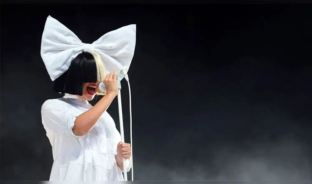 Sia revela que padece el Síndrome de Ehlers-Danlos