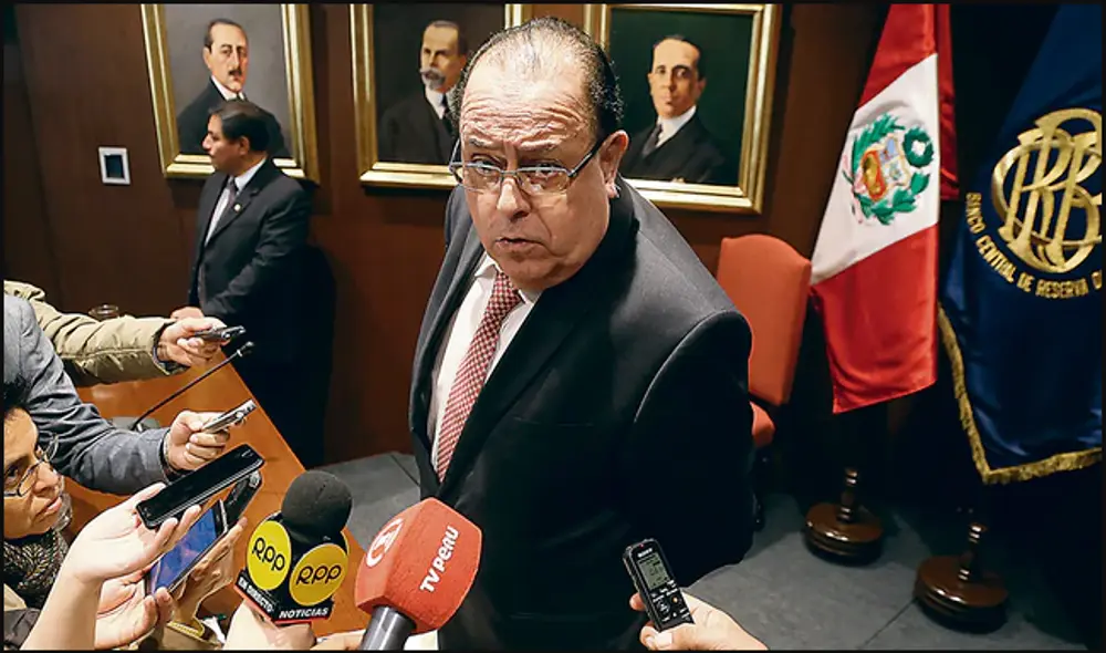 Julio Velarde corrigió su reporte de 4% a 3,4%. Julio Velarde corrigió su reporte de 4% a 3,4%.