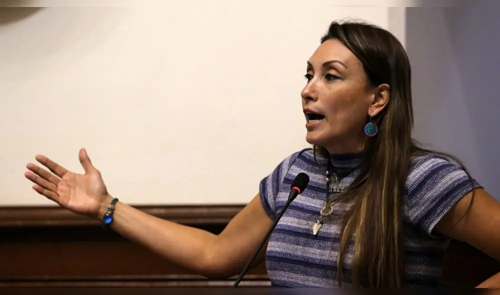 Patricia Donayre empleó su cuenta de Twitter para recordar que hay dos reconsideraciones pendientes. Foto: La República.
