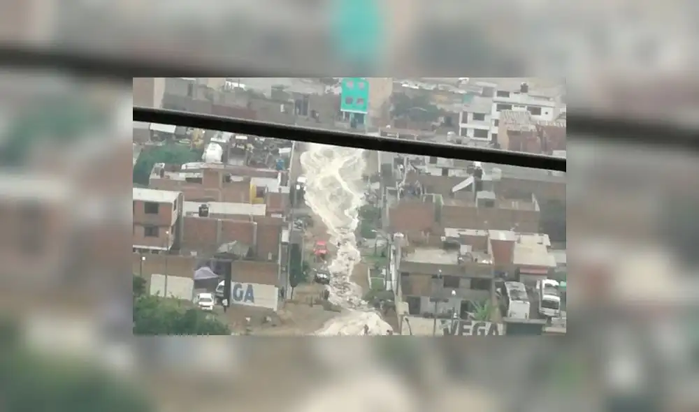Huaico en Santa Eulalia bloquea Carretera Central y deja a personas atrapadas 