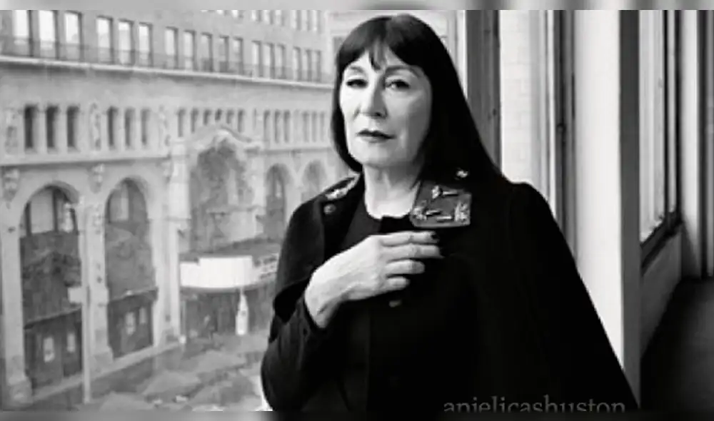 Anjelica Huston impacta con fuerte mensaje contra uso de pieles de animales 