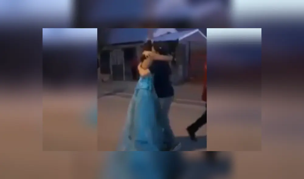 Desliza las imágenes para ver más sobre esta conmovedora escena entre una quinceañera y su familia que es viral en Facebook. Desliza las imágenes para ver más sobre esta conmovedora escena entre una quinceañera y su familia que es viral en Facebook.