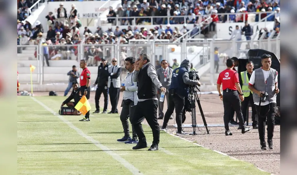 El entrenador de Alianza Lima Pablo Bengoechea habló fuerte sobre el arbitraje.
