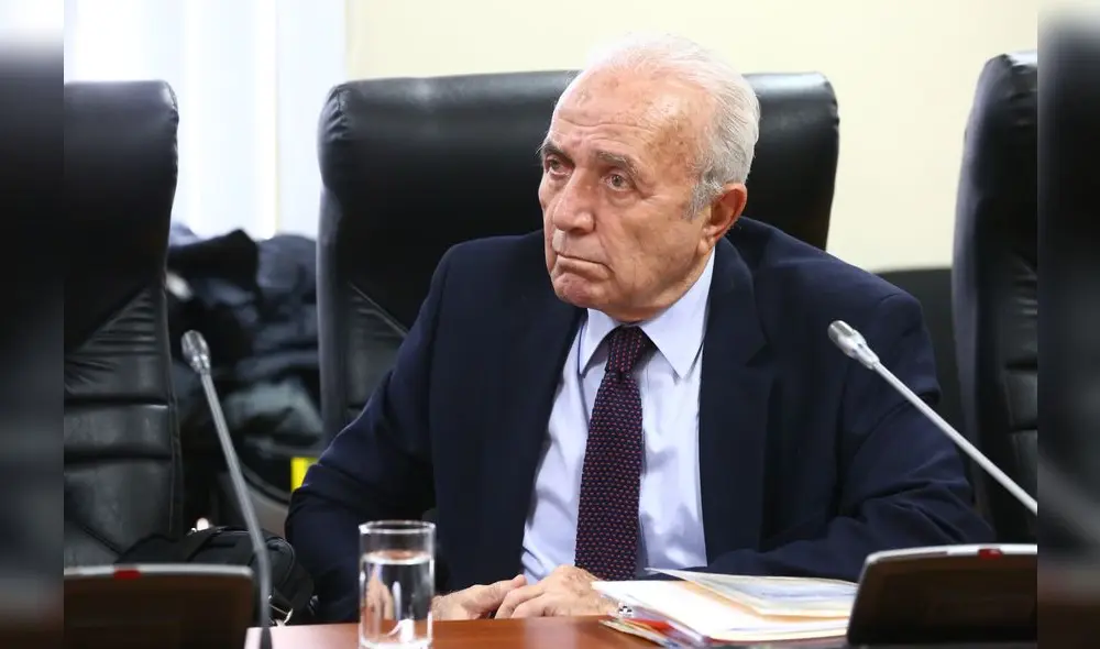 Guido Lombardi: “Keiko usa huelga para tapar aporte de Odebrecht”
