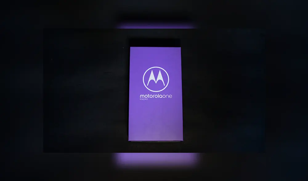 La caja donde llega el Motorola One Macro. | Foto: Carol Larrain